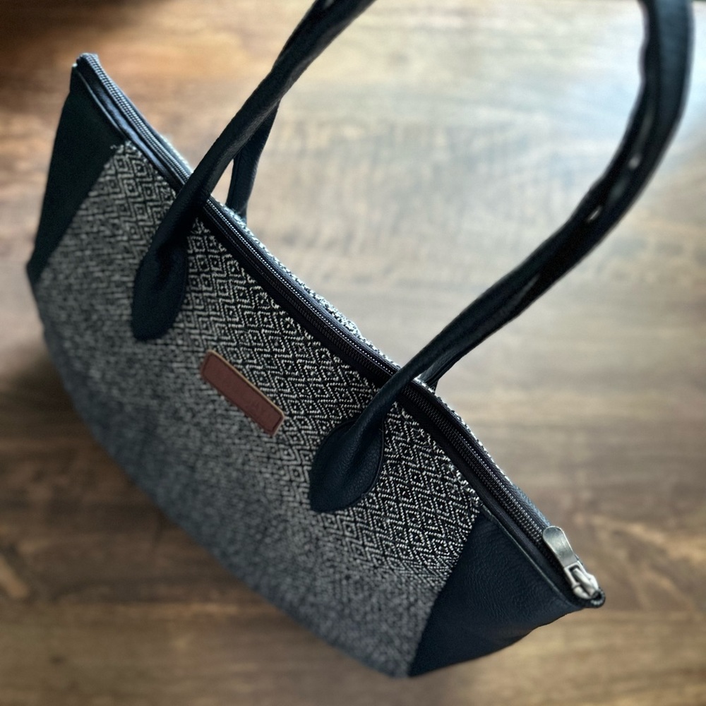 Bolivia Womens Chevron Leather Tote Bag Zip Closure Textured Heather Gray Black